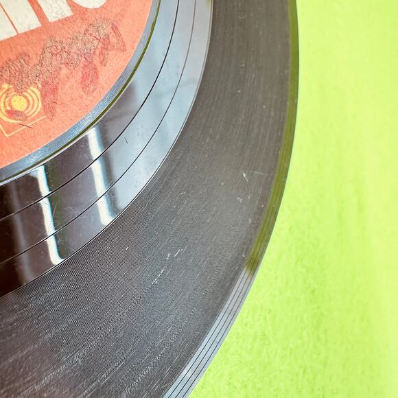 Earth Wind & Fire -‎ Speed of Love / Magnetic - 45rpm Vinyl Record - Picture 3 of 5